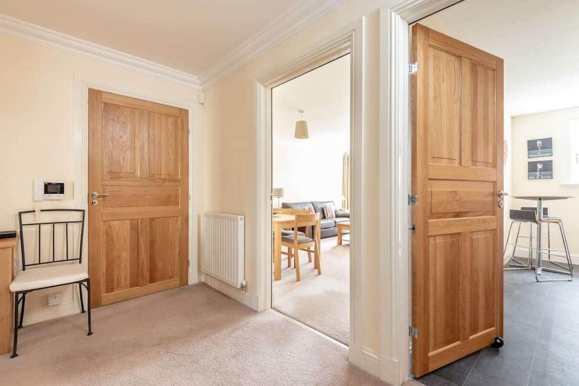 Adamson Court - 2 Bedroom Flat - Free Parking St Andrews Buitenkant foto